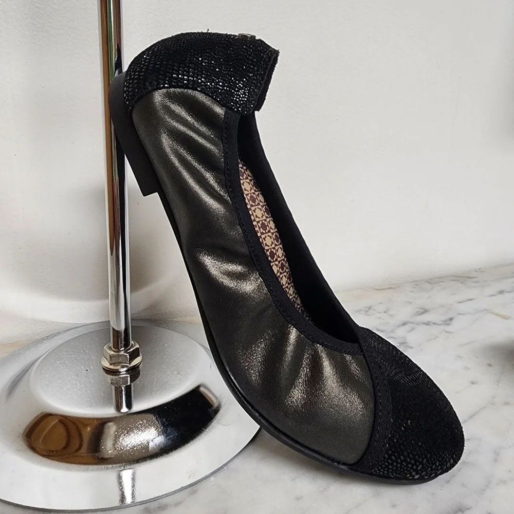 Revere Nairobi Shoes Black Metallic Ballet Leather Womens Size 8 Faux Snakeskin